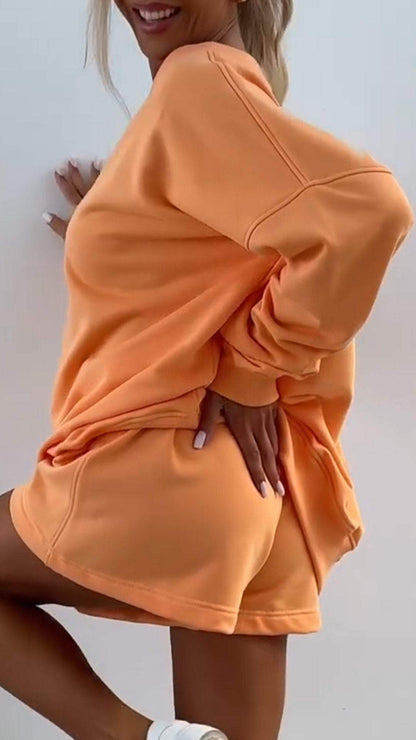 V-neck and Long-sleeved Suit